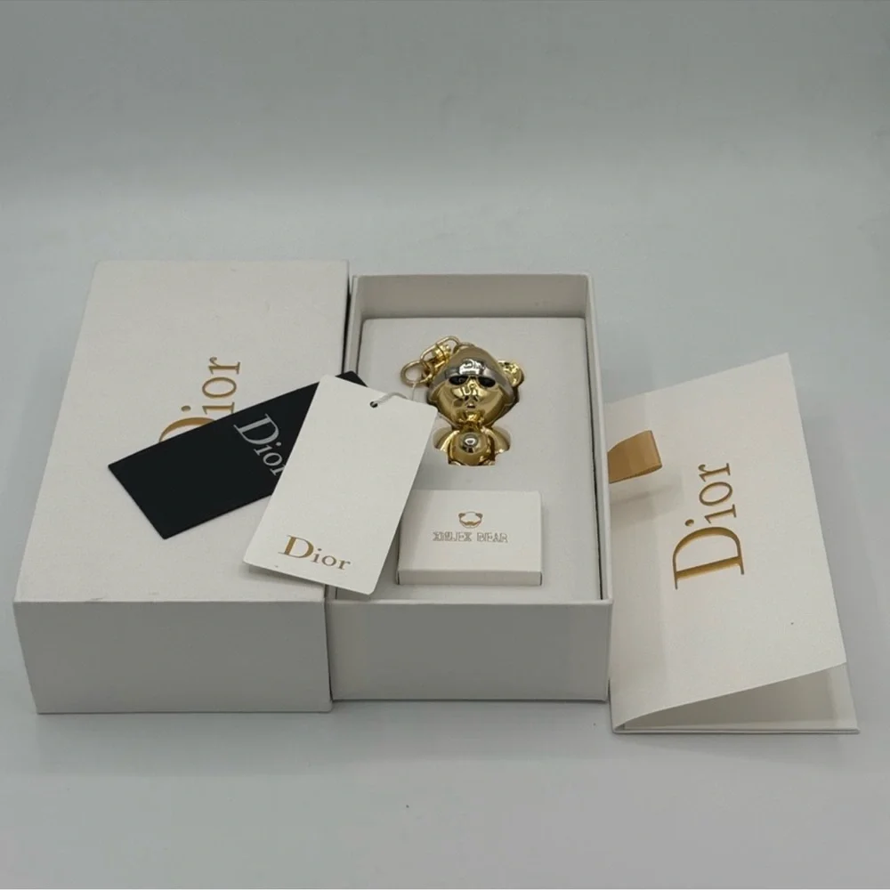Christian Dior Inlex Bear Keychain Bag
Charm
NWT & Box! - Picture 6 of 13